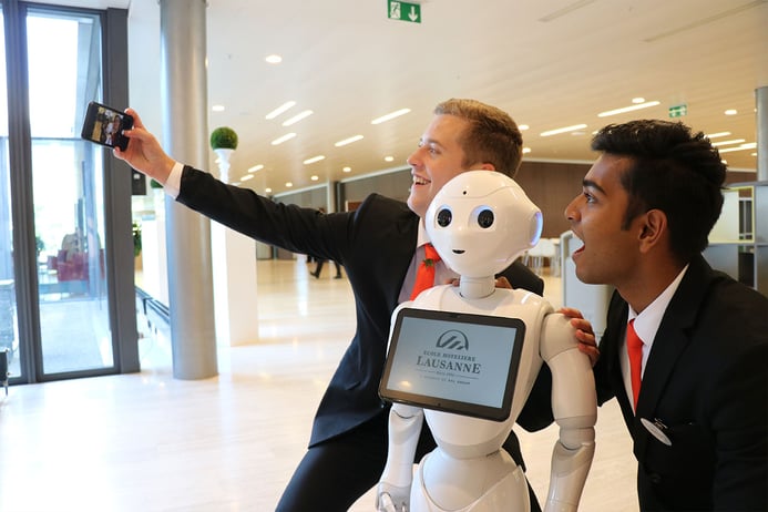 Un robot-mascotte dans les couloirs de l’EHL