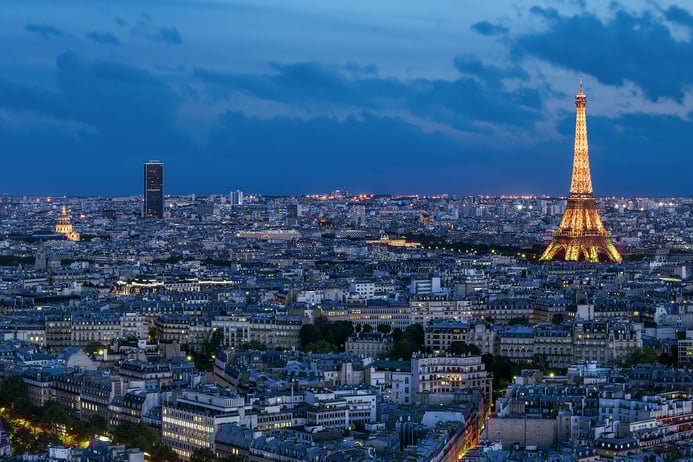 Where do EHL family members hang out while in Paris?