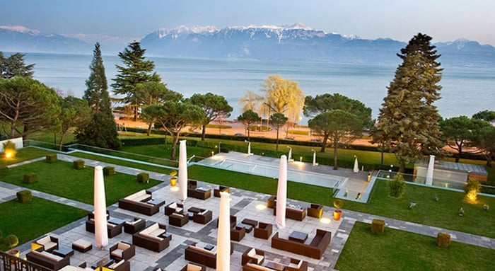 Les consommateurs du luxe ont des exigences : la gestion de la relation client est donc d'une importance majeure.