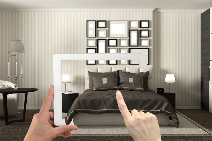 Will smart hotels be autonomous or connected?