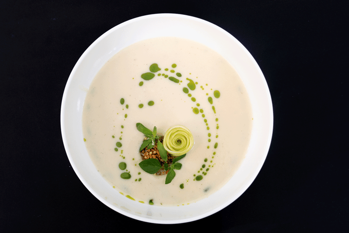 Die Kunst der Suppen: Ein Blick in Thomas Bisseggers kulinarische Welt