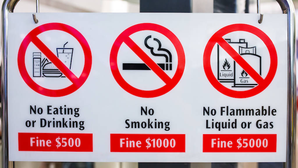 Singapore eating and drinking rules