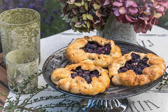 EHL-Passugg_Blog_Sommerdesserts_Blaubeer-Lavendel-Galette_001