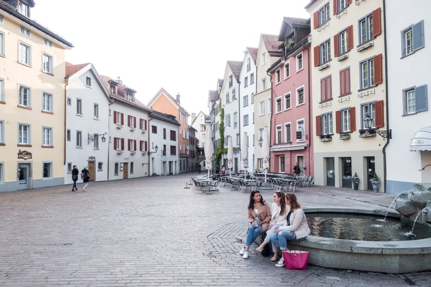 EHL und SSTH Studenten Shoppen in der Stadt