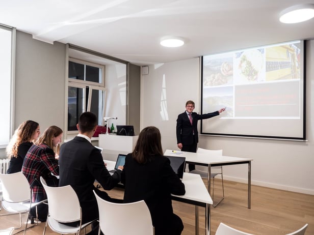 Crisis Management for Restaurants: What can we learn during Covid?