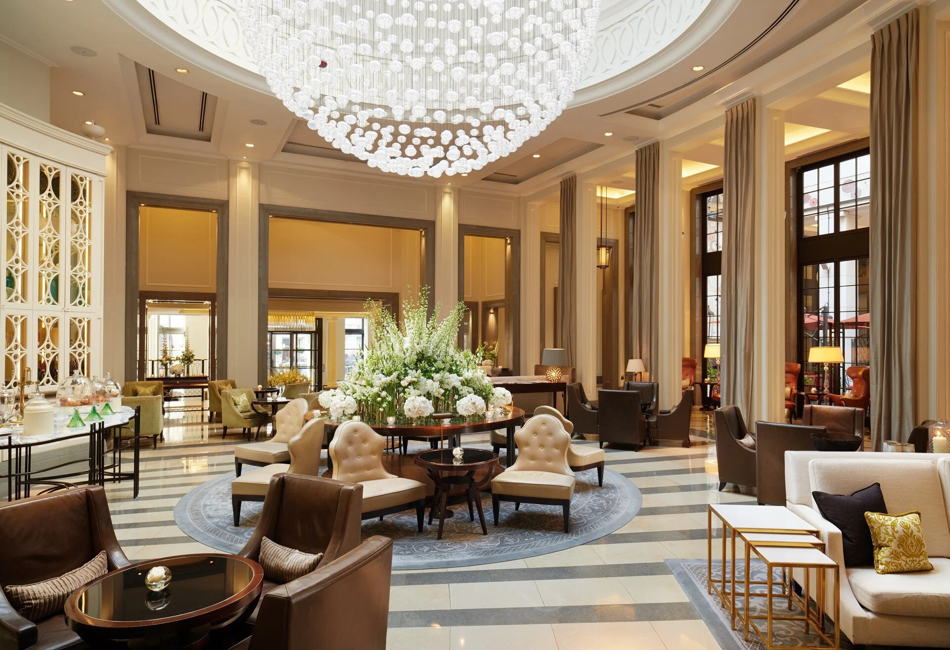 Corinthia London’s 1,001-crystal chandelier.