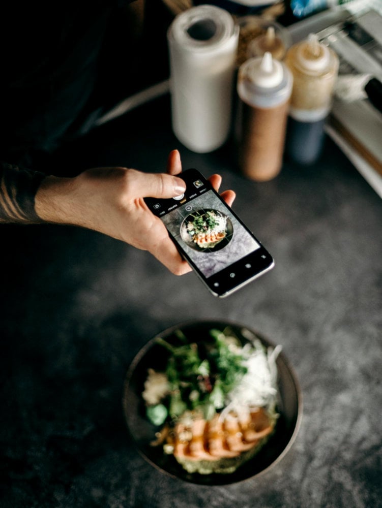 Food blogging
