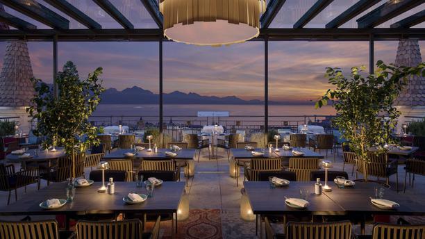 La rénovation d'un établissement commercial (bar, restaurant ou hôtel) est un projet titanesque. Voici un exemple.