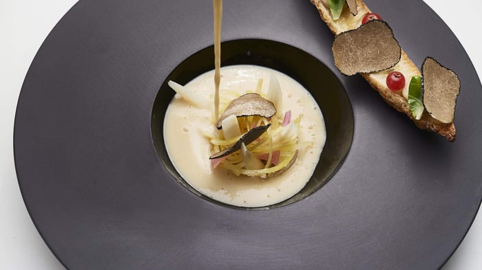 Recipes of Cédric Bourassin, Chef of the Berceau des Sens, can be discovered on the Gault & Millau website.