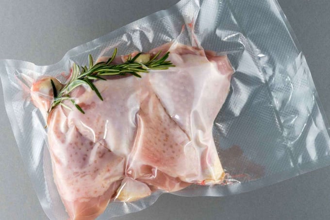 Sous-Vide Chicken Cooking: Why Color Isn’t a Key Indicator