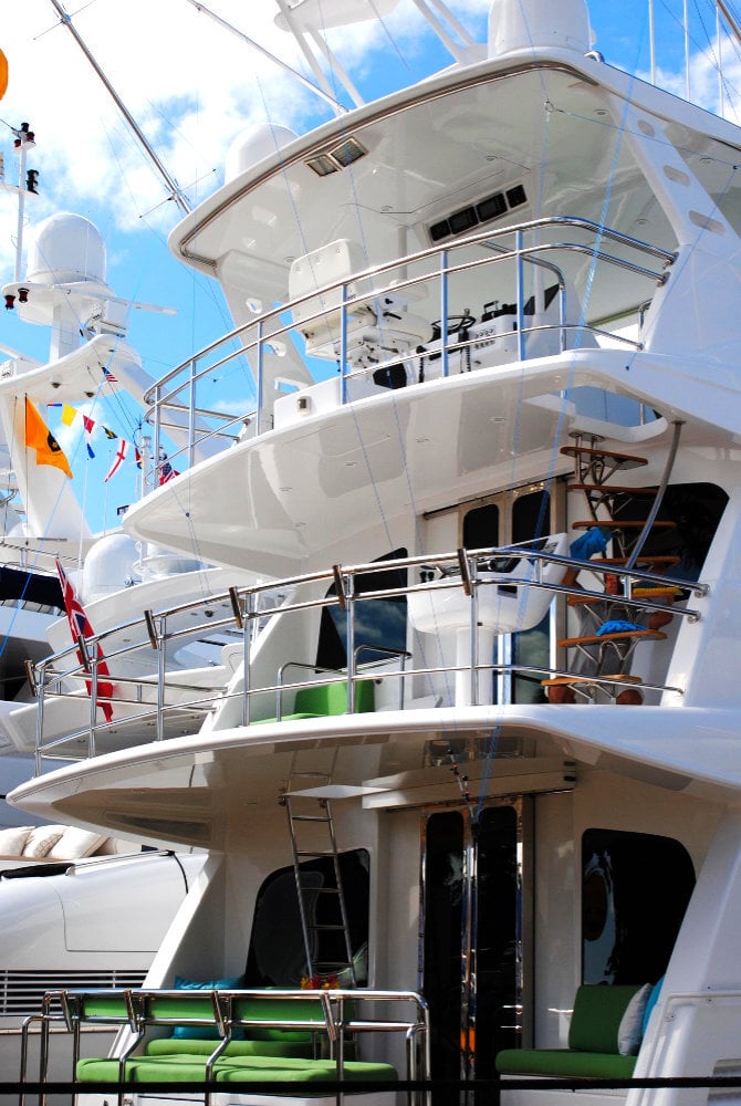 Hydrogen yacht
